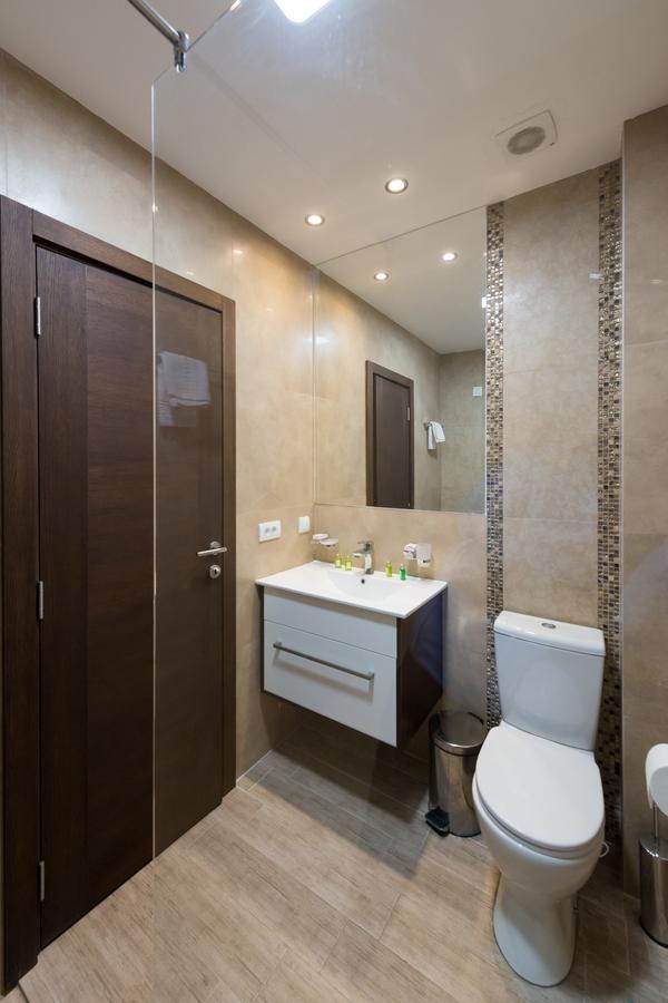 Hotel Crystal Pecinci Extérieur photo